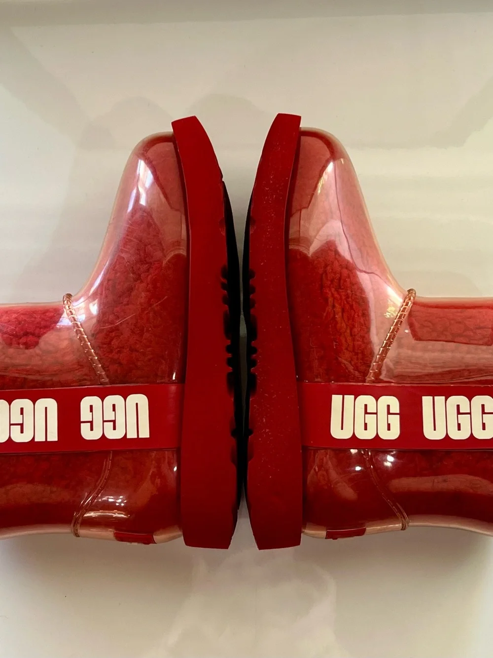 UGG shiny red